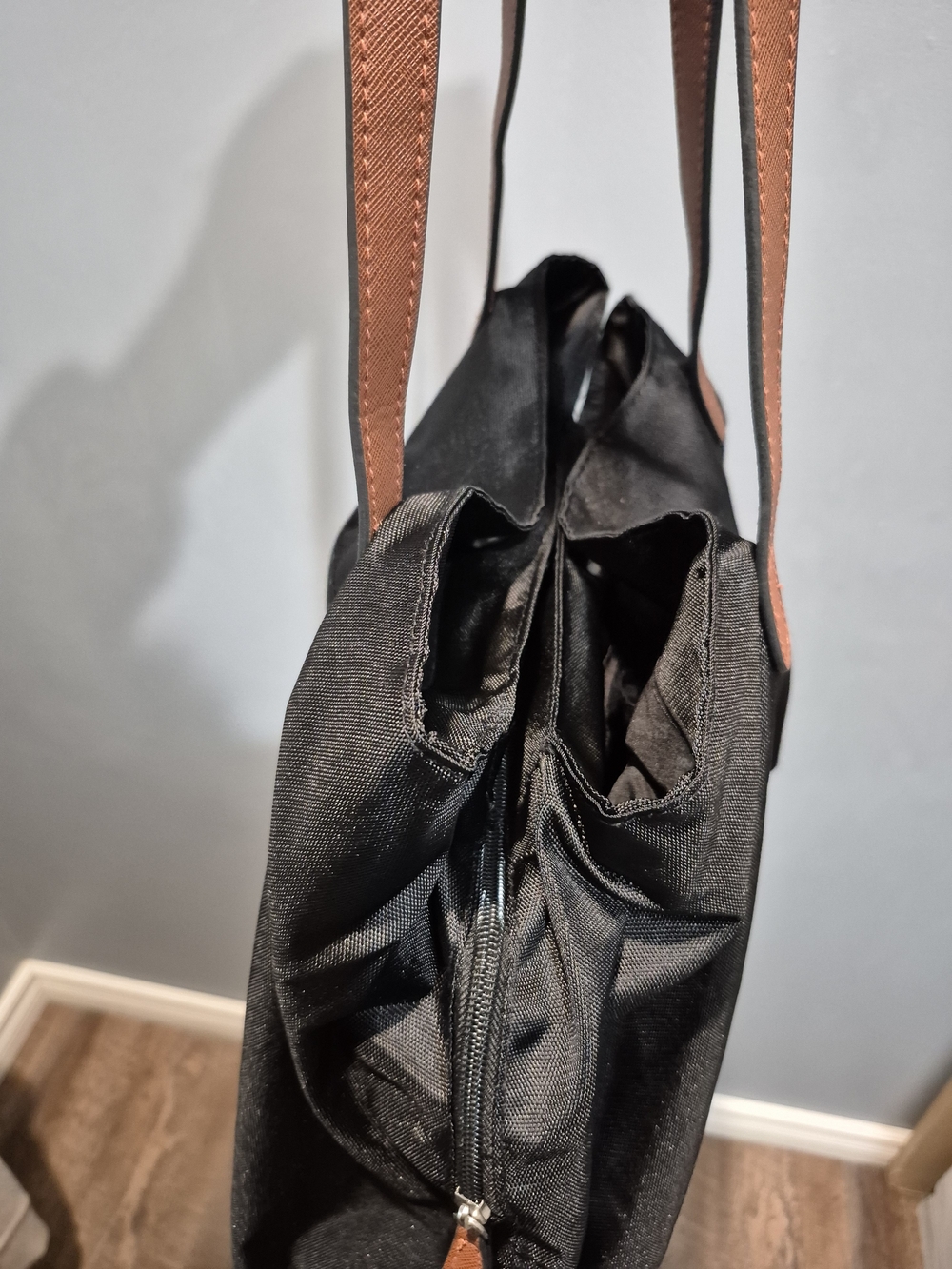 Roots Nylon Water Resistant Black Tote Bag Brown Leather Straps 3 Compartments - Picture 9 of 17